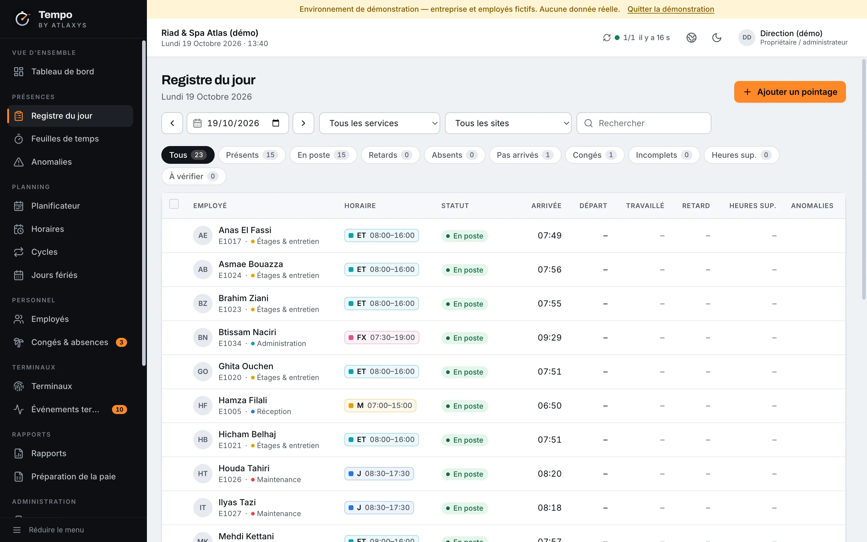 Daily register: arrival, departure, hours worked, lateness and days to review (French interface)